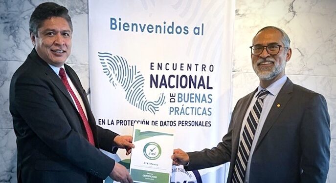 INAI reconoce con el distintivo REA-INAI a AT&T México por sus buenas prácticas en la protección de datos personales