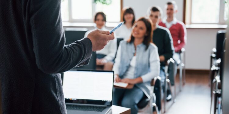 Impacto digital: Comunicación e IA para organizaciones