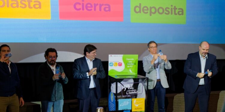 Crean Arca Continental y Coca-Cola México alianza con Cinépolis para impulsar el reciclaje en cines de Nuevo León