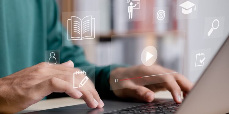 Las personas necesitan educación renovada ante digitalización global