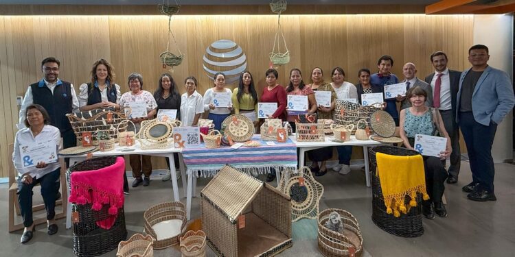 AT&T México, Amazon México y LU’UM A.C. se unen para eliminar la brecha digital de mujeres artesanas