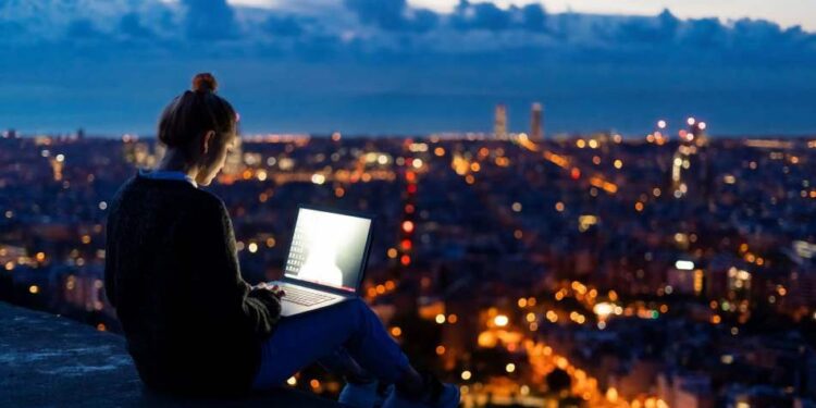 EY-Parthenon lanza desafío para sumar a más mujeres al mundo de la consultoría