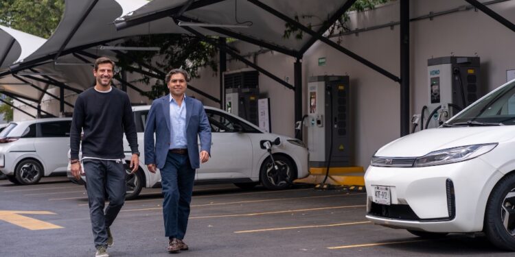 VEMO anuncia compromiso de 250 millones de dólares liderado por Vision Ridge Partners para acelerar la expansión de la movilidad limpia