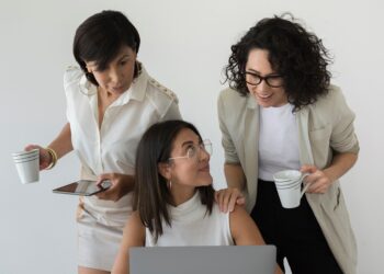 Trabajo decente femenino con avances y rezagos críticos en México