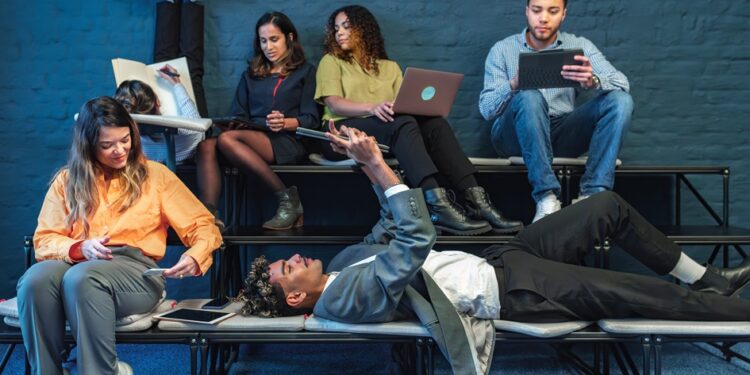 EY abre concurso regional para impulsar la carrera de jóvenes auditores