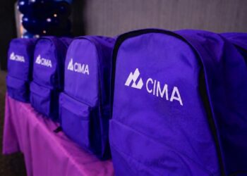 Fundación CIMA x Ti presenta a ‘Cimita’ y fortalece su programa social ‘Enmochílate’ desde el interior de la organización