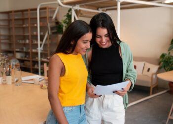 Tres emprendimientos mexicanos ganan eNOVADORAS 2026 con proyectos de inteligencia artificial en salud mental, retail y salud visual