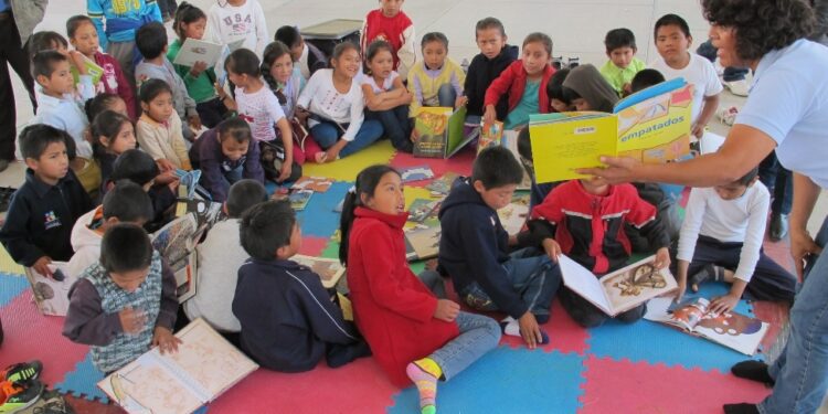 Serfimex Capital alcanza 1,900 libros entregados a CUPS-BUAP para impulsar la alfabetización y la lectura en comunidades rurales de Puebla
